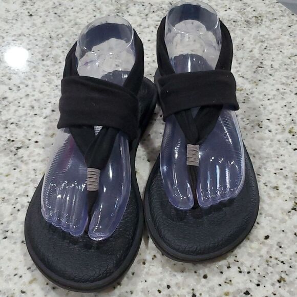 Sanuk womans black sandals,  size 7 - Picture 2 of 7